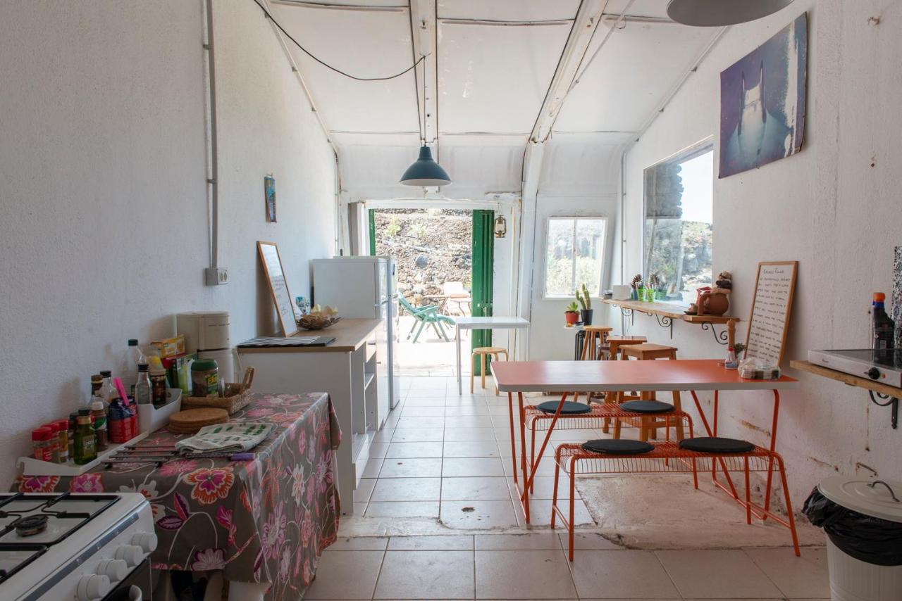Guinea Basic En-Suite Bedroom By The Sea المظهر الخارجي الصورة